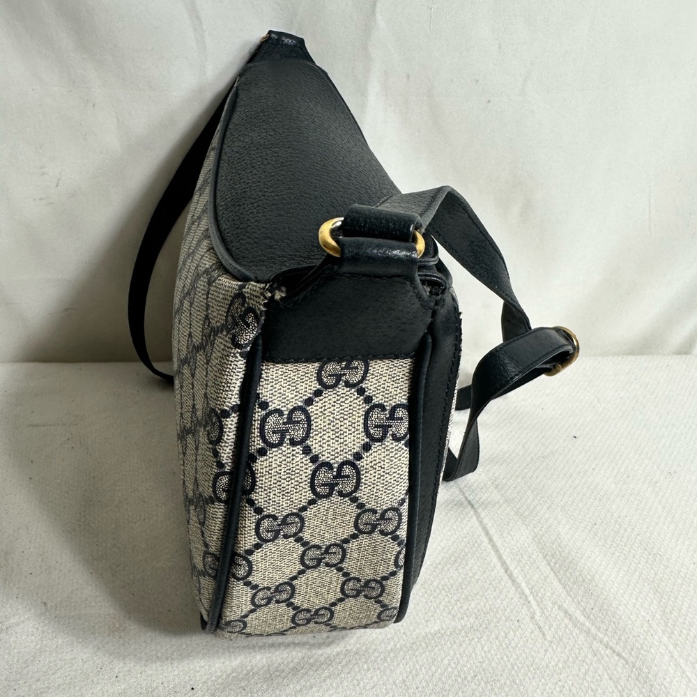 Gucci Shoulder Bag - Picture 3 of 10